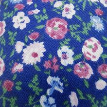 Load image into Gallery viewer, Flowers Tie